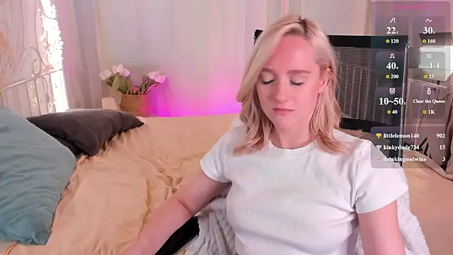 Chloe-Deccer online show from July 13, 3:29 am