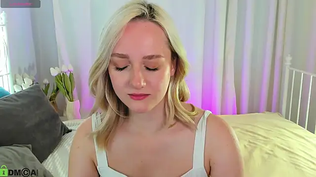 Chloe-Deccer online show from July 25, 1:01 am