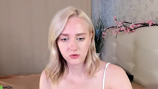 Chloe-Deccer online show from June 22, 5:37 am