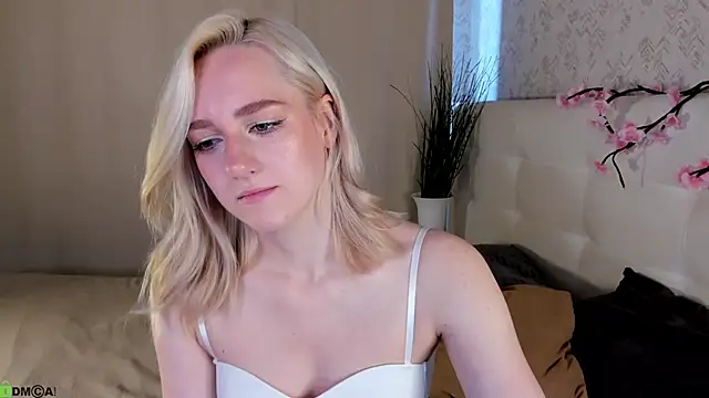 Chloe-Deccer online show from June 30, 1:16 am