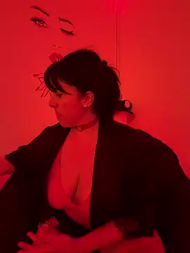 juliee1979 online show from August 7, 5:09 pm