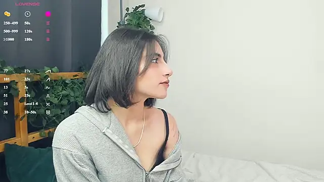 LunarLori online show from July 14, 10:21 am