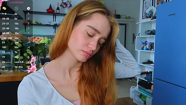 AliviaWithLove online show from July 27, 9:39 am