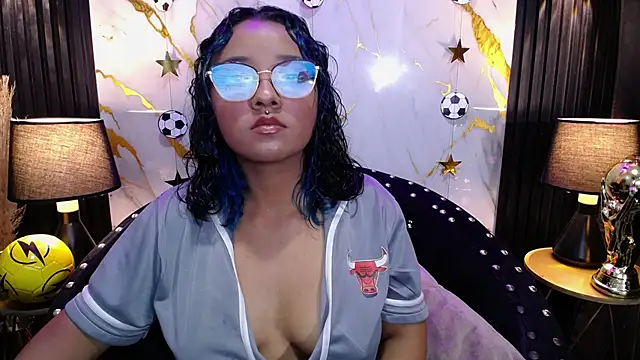 JuicyBoobix online show from June 11, 1:30 pm