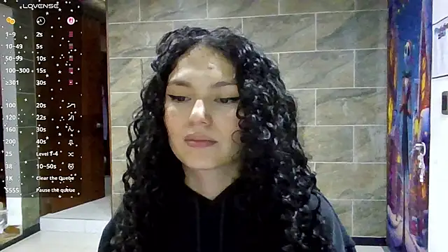 Diamond Curls online show from July 27, 3:42 pm