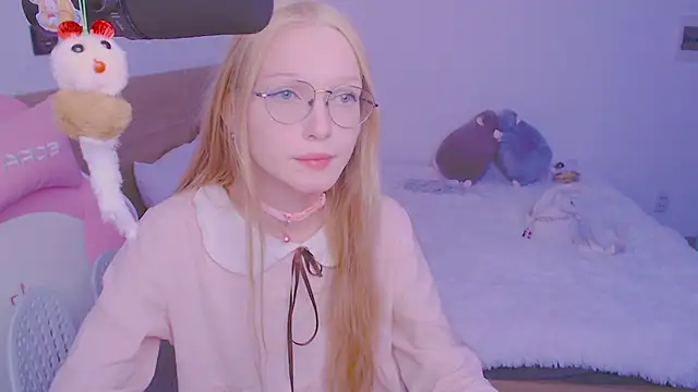 blush online show from July 6, 3:58 pm