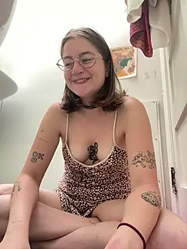 mclacy online show from July 11, 11:54 am