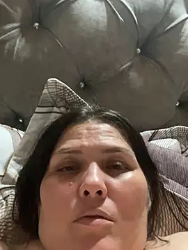 chantal bigboobis online show from August 2, 7:44 am