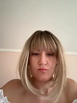 LunaFoxs online show from July 17, 4:54 pm