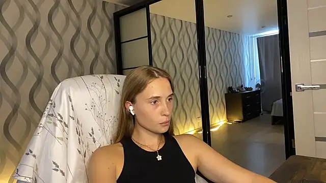 Miss Luna meow online show from July 17, 3:49 pm