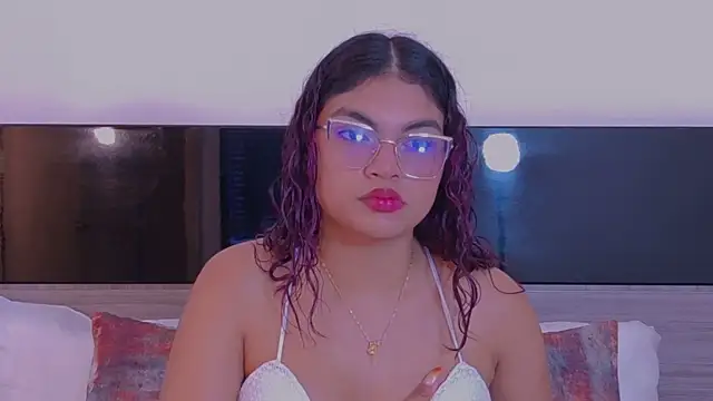 MelodyAlvarez online show from June 20, 11:47 am