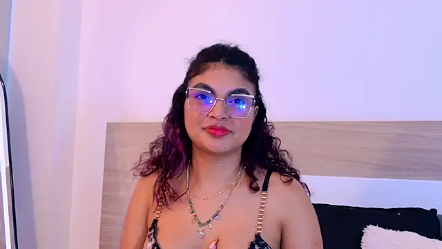 MelodyAlvarez online show from June 30, 12:15 pm