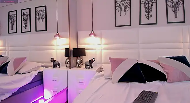 Chloe  fox  online show from June 18, 4:47 am