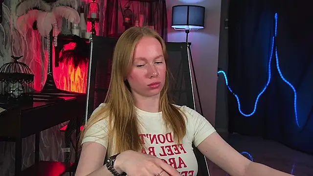 BellaRosewood online show from July 14, 10:21 am