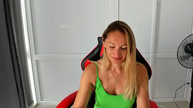 LilyDreamm online show from June 29, 6:31 am