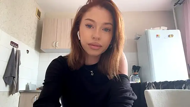 LilyBIoom online show from June 22, 3:11 am