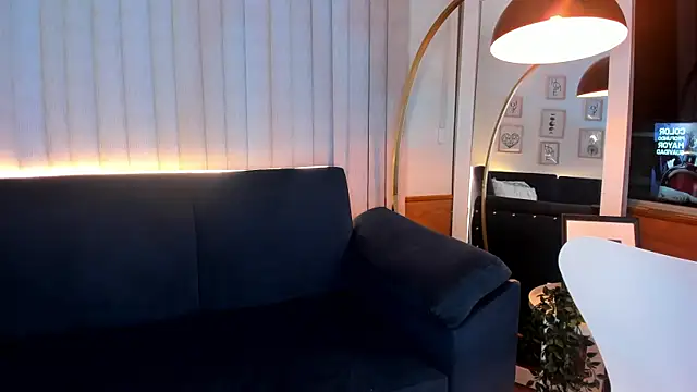 mila  vega online show from July 31, 4:35 am