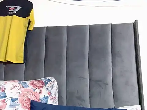 creamyslender23 online show from July 5, 4:51 am