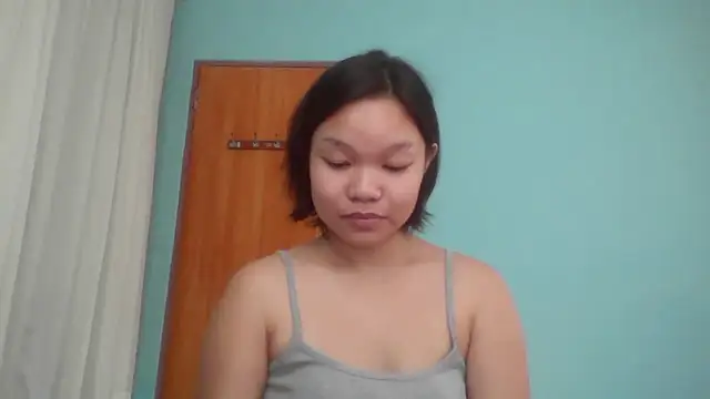 ShennaHarvey online show from June 24, 9:19 am