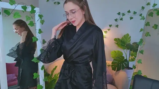 HollyWheeler online show from July 3, 3:23 am