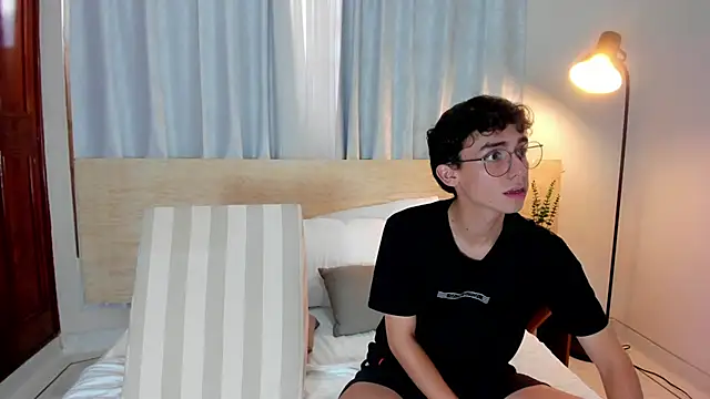 Alejo and Patrick online show from July 5, 12:44 pm