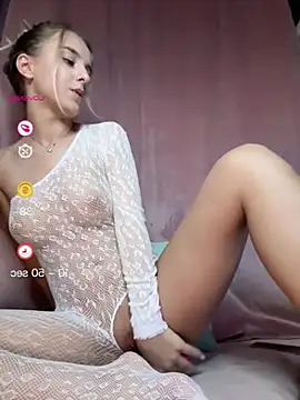 RahellaBlondish online show from July 3, 10:49 pm