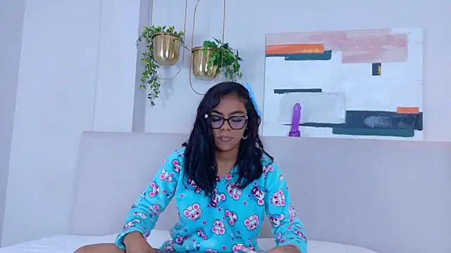 MikaellaFoxx online show from August 4, 3:23 am