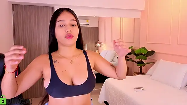 BELLA GAITAN  online show from July 7, 11:46 am