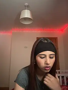 NextDoorMolly online show from July 17, 4:32 pm