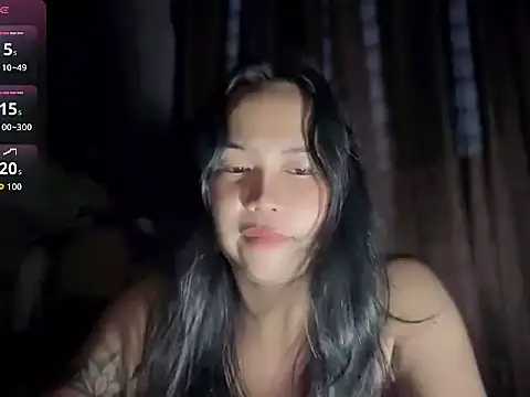 callmequeen69 online show from July 21, 10:10 pm