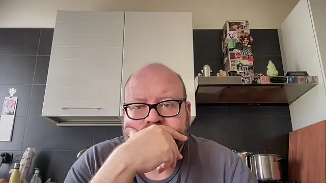 theitalianbear online show from April 13, 7:53 am