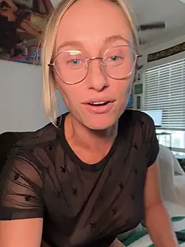 lilyluvxoxo online show from July 27, 11:35 pm