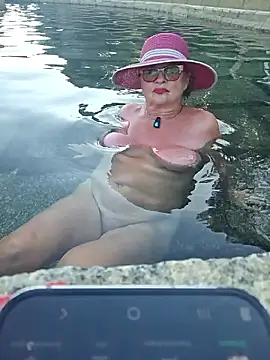 MucMilf59 online show from May 31, 6:42 pm