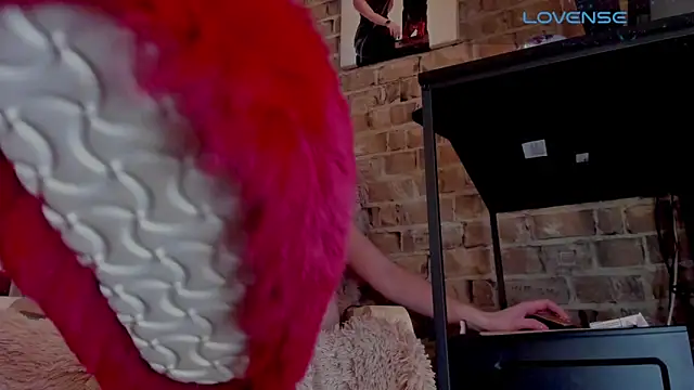 MrsVenus online show from March 13, 2:51 pm