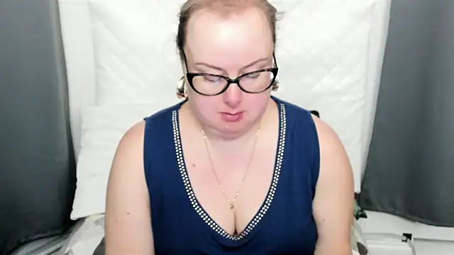 dirtyBonnie online show from November 17, 8:59 am