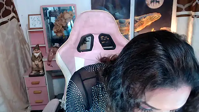 MERRYmeMARIAts online show from November 6, 3:18 pm