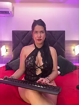 Zafira Alabi online show from April 2, 7:00 pm