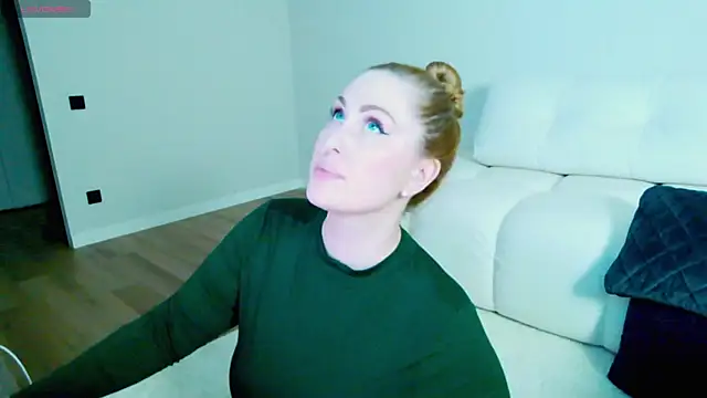 Miss Magic Eyes  online show from November 14, 5:18 am