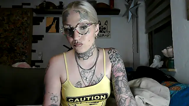 RoxxyInk online show from May 31, 10:11 pm