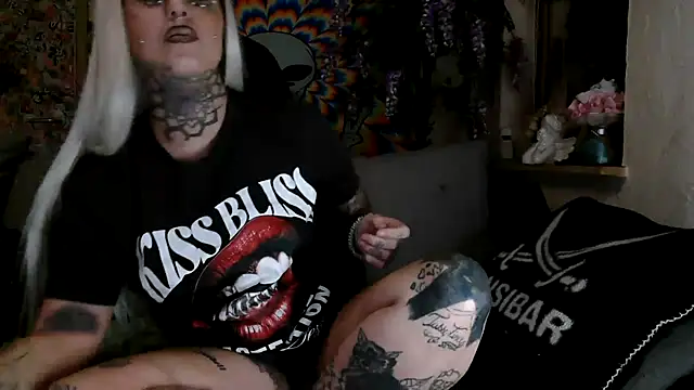 RoxxyInk online show from October 24, 12:28 am