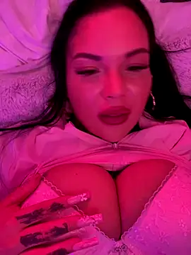 Snapshot of _MelinaCurves_ chatting on October 5, 9:20 pm  MelinaCurves  online show from October 5, 9:20 pm