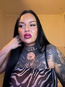  MelinaCurves  online show from April 12, 8:00 pm