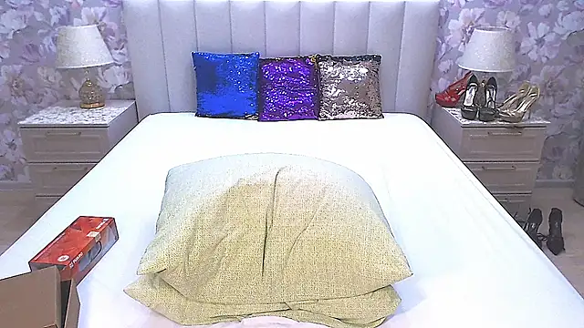 MilfyMommyXX online show from February 18, 4:55 am