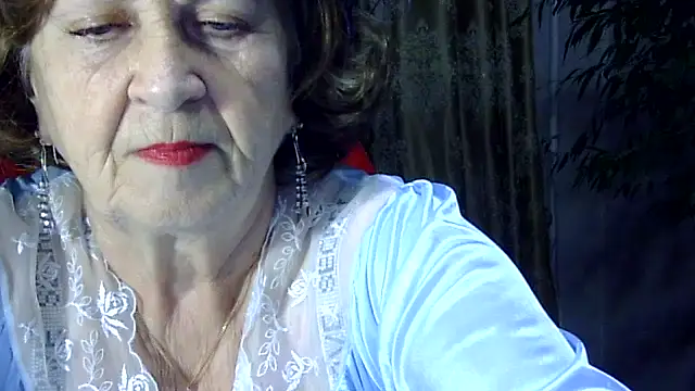 Emma52610 online show from November 21, 5:04 pm