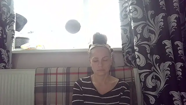 LindaStarS online show from April 21, 5:14 am