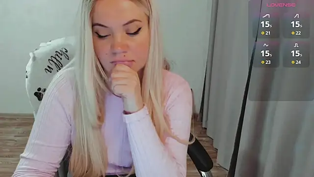 AllAboutLoveXx online show from November 11, 7:15 am