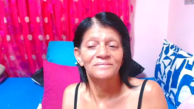 SLUTTYROXY online show from April 5, 5:45 pm