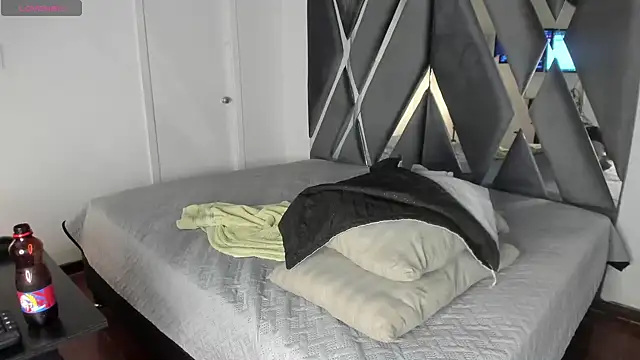 moonsweet1 online show from April 25, 5:21 pm