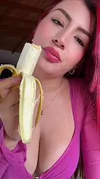 LINDA PATTY94 online show from April 13, 3:57 pm