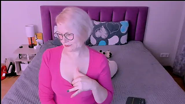 sabrinamacmarren online show from October 2, 4:56 pm